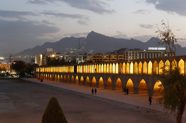 Ispahan-Pont des 33 arches-004